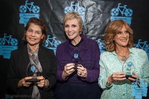 2016년 윌리엄스버그 독립 영화제에 참석한 린다 해밀턴, 제인 린치, 캐럴 라이퍼 (왼쪽부터)