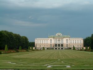 비엔나 추방 후 거주했던 클레스하임 궁전. 현재는 카지노로 사용되고 있다