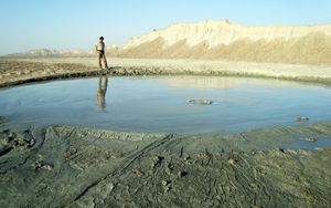 이란 남부, 호르모즈간 주의 진흙 화산