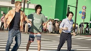 마치다 케이타, 모리나가 유키, 야마자키 켄토가 아시카가 스크램블 시티 스튜디오에서 촬영하는 모습. 이곳은 유명한 시부야 스크램블 교차로를 대규모로 재현한 곳이다.