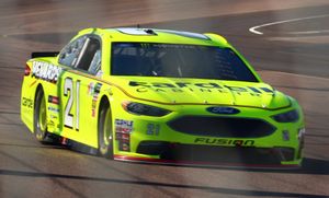 폴 메나드의 2018년 포드 퓨전, 피닉스 레이스웨이