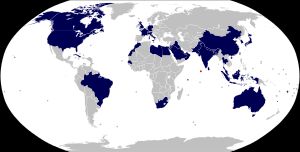가윰 대통령 재임 기간 중 방문한 국가들을 진한 파란색으로 표시, 몰디브는 빨간색으로 표시