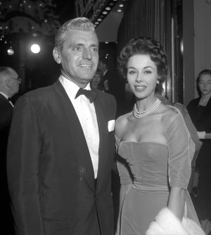 남편 Greg Bautzer와 함께 있는 데이나 윈터(1957)