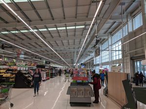 Asda 슈퍼센터 밀턴 케인즈 내부