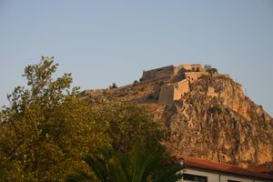 그리스 나플리오의 팔라미디 요새. 베네치아는 1686년~1715년 간의 2차 점령기 동안 이를 건설하였으며, 이러한 요새들을 통하여 무역로를 보호하였다.