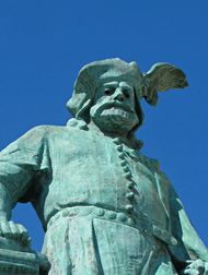  콜로만 동상 (영웅 광장, 부다페스트, 헝가리)