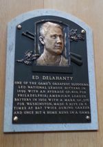 야구 명예의 전당에 있는 델라한티의 명판