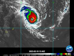 2월 19일, 모리셔스에 접근하는 사이클론 프레디