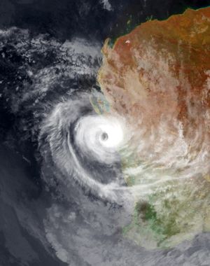 2021년 4월 11일 사이클론 세로자가 오스트레일리아 서부에 상륙하는 모습