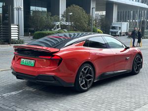 로터스 에메야의 후면