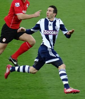 2013년 12월 카디프 시티를 상대로 웨스트 브로미치 앨비언에서 뛰는 아말피타노