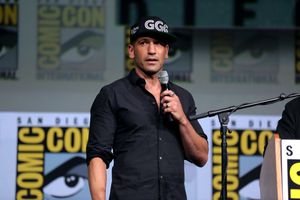 2017년 샌디에이고 코믹콘에서 퍼니셔를 홍보하는 존 번설