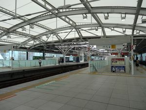 샤쿠지이코엔역