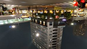 샤쿠지이코엔역 남쪽 출구, 2021년 5월