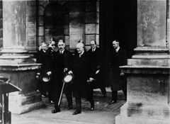 뮌헨을 방문한 파펜을 맞이하는 헬트(1932년)