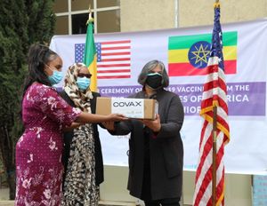 미국이 2021년 9월 23일 에티오피아에 655,200회 분의 코로나19 백신을 전달하는 모습