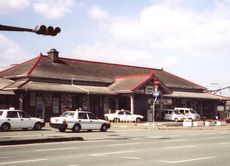 2대째 JR 역사 (2004년 2월), 현재는 구마모토 시전의 역사로 이축