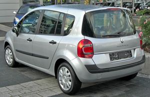 2008년에 출시된 르노 그랑 모듀스 (후면)