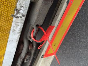 보안 태그가 내장된 케이블 타이