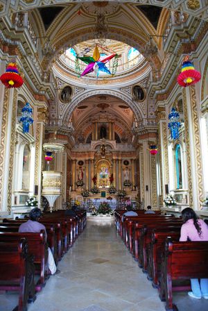 레메디오스 성모 교회의 본당