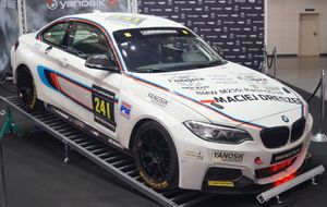 BMW M235i 레이싱