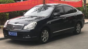 닛산 블루버드 실피 정측면