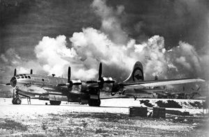 B-29 슈퍼포트리스 "에놀라 게이"