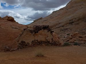 2012년 3월, 밸리 오브 파이어 주립 공원에서 영화 촬영을 위해 설치된 멕시코 hacienda 세트의 잔해