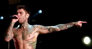 래퍼 페데즈는 미켈린의 빈번한 협력자 중 한 명이다. 이 커플은 "Chiamami per nome" 곡으로 2021 산레모 뮤직 페스티벌에서 2위를 차지했다.