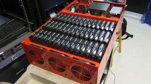 StoragePod의 오픈 디자인을 사용한 서버 케이스.