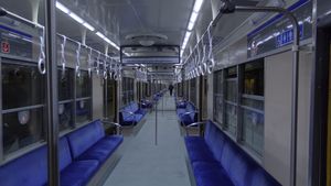 나고야 300 시리즈 차량 내부