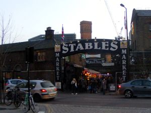 스테이블스 마켓 입구