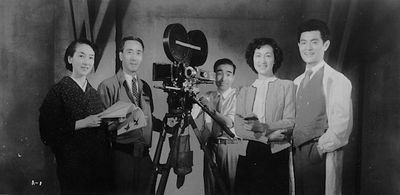 1951년 신토호 제작 『갈라지는 구름』 스튜디오 스틸 (오른쪽이 누마타)