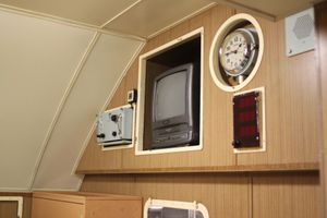 해상자위대 잠수함아키시오 내에 설치된 후나이 TV데오.