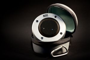 Orbit M 시리즈의 알텍 랜싱 iM227 스피커