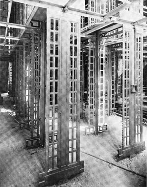 두 개의 가장 낮은 서가 층