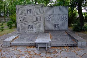 1921년 폴란드 봉기군과 제2차 세계 대전 폴란드 군인 기념비