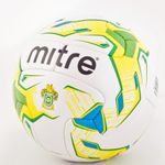 우크라이나 PFL용으로 제작된 마이터 델타 V12S 축구공