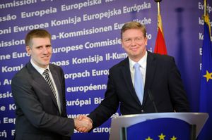 이고르 룩시치, 슈테판 퓔레, 확대 및 유럽 이웃 정책 담당 유럽 위원과 함께