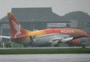 착륙에 실패한 아담 항공 172편