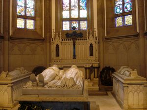 상 페드루 데 알칸타라 대성당에 있는 제국 묘소, 브라질 페트로폴리스.