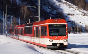 체르마트 열차. 테시의 경제 대부분은 관광에 기반을 두고 있다.