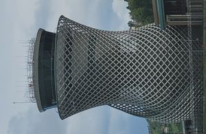 리제 아르트빈 공항 관제탑. 전통적인 터키 차 유리잔에서 영감을 얻었다.