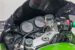 가와사키 닌자 ZX-9RE1 조종석