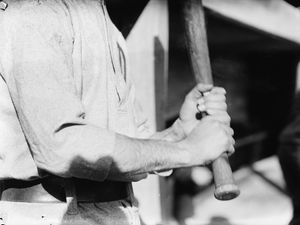 1912년 프랭크 베이커의 타격 그립