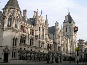 로열 코트 오브 저스티스(Royal Courts of Justice) - 런던 스트랜드(Strand, London)의 웨스트민스터 시(City of Westminster)에 위치