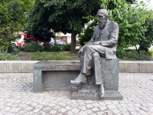 유제프 이그나치 크라셰프스키 벤치