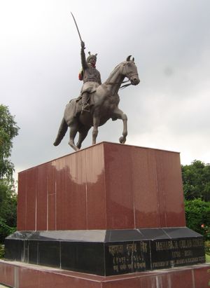 굴라브 싱의 조각상