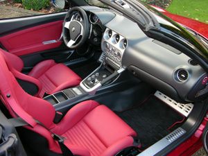 8C 스파이더 내부