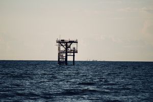 세리아 근처 해상 플랫폼